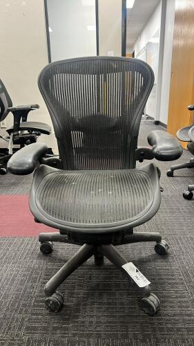 Herman Miller Aeron Office Chair &ndash; Ergonomic Mesh with Adjustable Arms