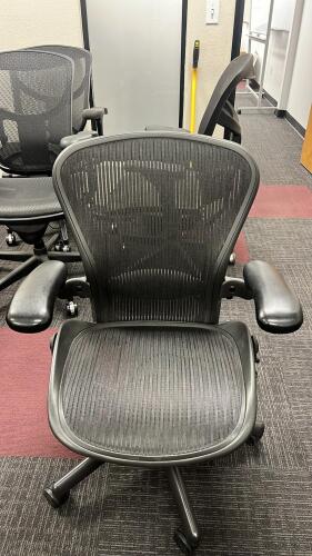 Herman Miller Aeron Office Chair &ndash; Ergonomic Mesh with Adjustable Arms