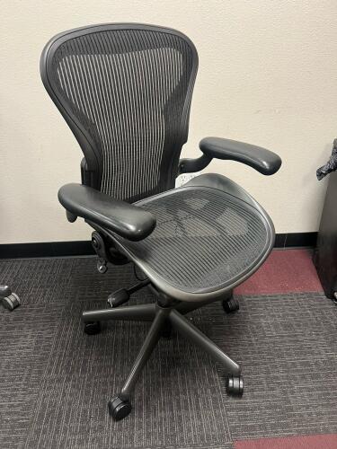 Herman Miller Aeron Office Chair &ndash; Ergonomic Mesh with Adjustable Arms