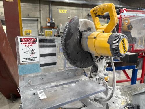 DeWalt Compound Miter Saw