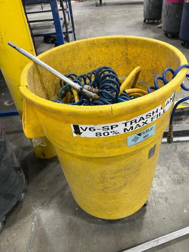 Heavy Duty Industrial Air Hoses with Blow Gun and Accessories &ndash; Rolling Bin Lot
