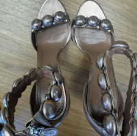 Ala&iuml;a Leather Studded Accents Sandals - 5