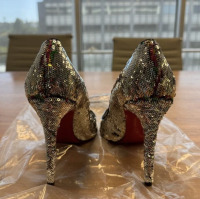 Christian Louboutin Sequins Flip From Silver To Multicolor Pumps - 5