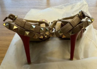Valentino Rockstud Accents Patent Leather T-Strap Pumps - 7