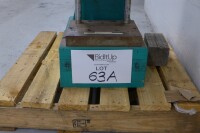 8 Ton Capacity, 90 psi; S/N 67190273 - 2