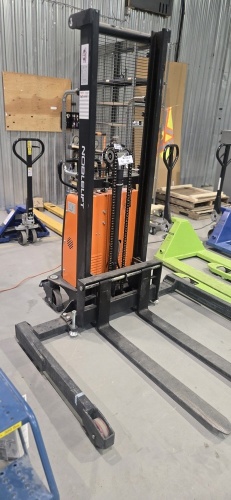 NOBLELIFT H.Duty 2200lbs semi electric stacker
