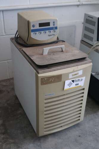 Thermo Scientific Neslab RTE 10 Heated/Refrigerated Circulating Water Bath