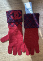 Chanel red and purple cashmere blend gloves
