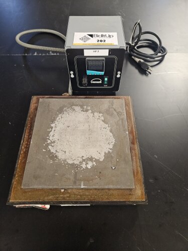 Large high temperature heater plate with temperature controller