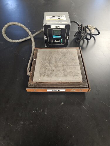 Large high temperature heater plate with temperature controller
