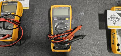 Fluke 175 True RMS Multimeter