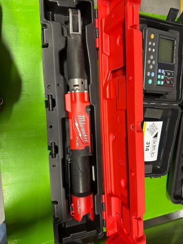 Milwaukee Fuel M12 Digital Torque wrench