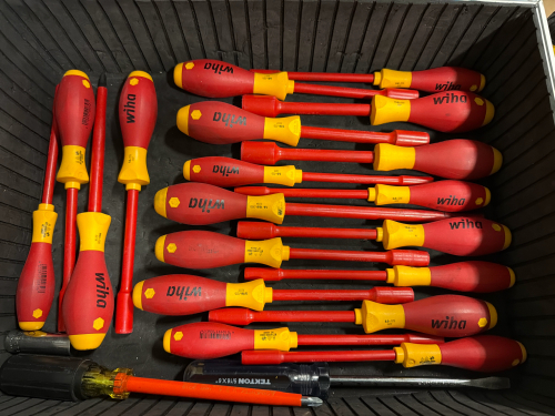 19 piece Wiha insulated screwdriver set