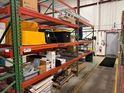 (1) Lot Teardrop style pallet racking with wire decking