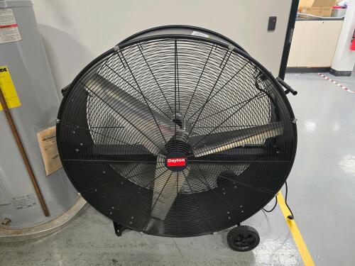 Dayton 45LW12 42" Mobile Fan
