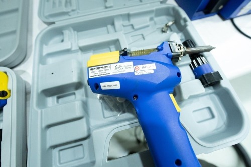 Hakko FR301-03/P Portable Desoldering Tool Kit