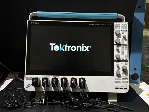 Tektronix MSO54 Mixed Signal Oscilloscope w/ (6) Tektronix TPP0500B Testing Probes