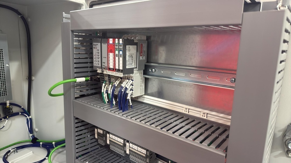 Allen-Bradley VersaView 6300P Industrial Panel Computer with stand