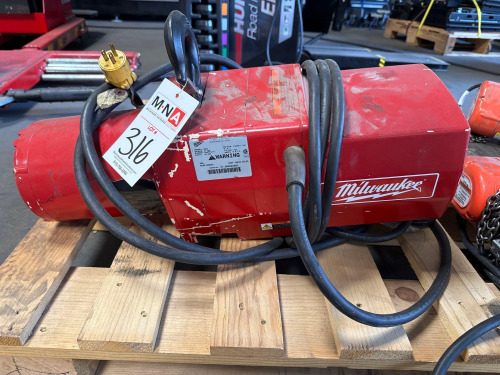 1 Ton Milwaukee 9568 Hoist
